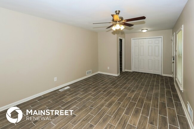 Building Photo - 160 Allenwood Rd