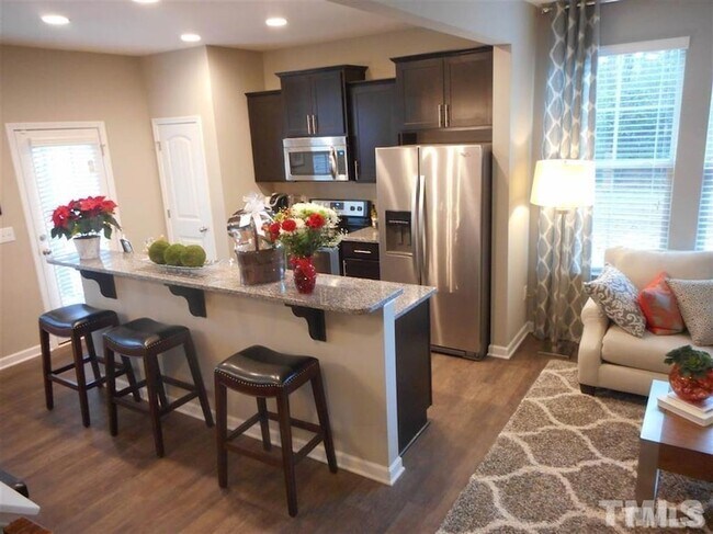 Foto del edificio - 3713 Landshire View Lane