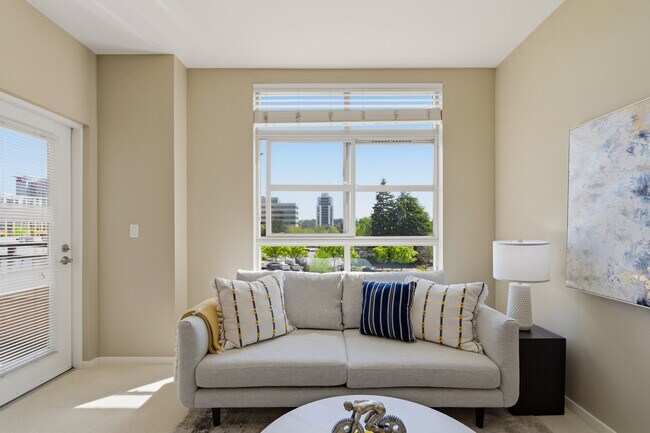Foto del edificio - 111 108th Avenue Northeast