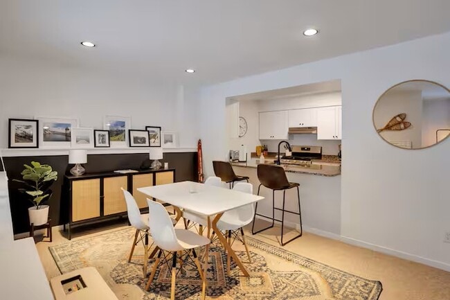 Building Photo - 34 Paradise Way