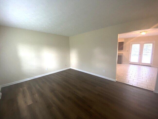 Foto del edificio - 1505 Kelly Cir