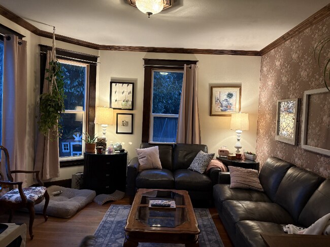 Foto del edificio - 221 Eldredge Ave SW