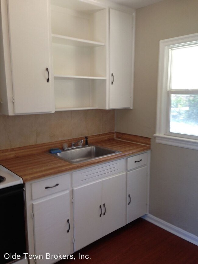 Building Photo - 2 br, 1 bath House - 2204 Vivada Street