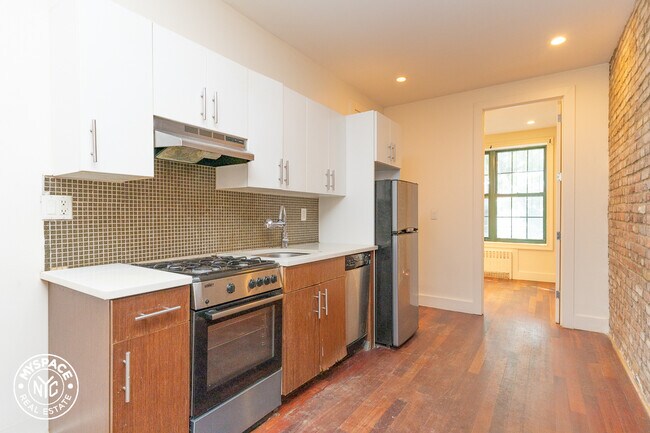 Foto del edificio - 1011 Pacific St