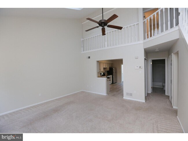 Building Photo - 33 Ember Ln
