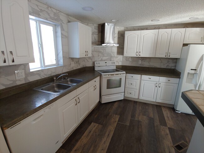 Building Photo - 3265 N Princess Cir
