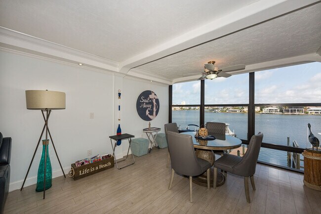 Foto del edificio - 271 Southbay Dr