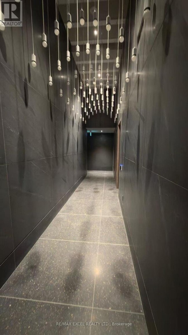 Building Photo - 8 Interchange Wy