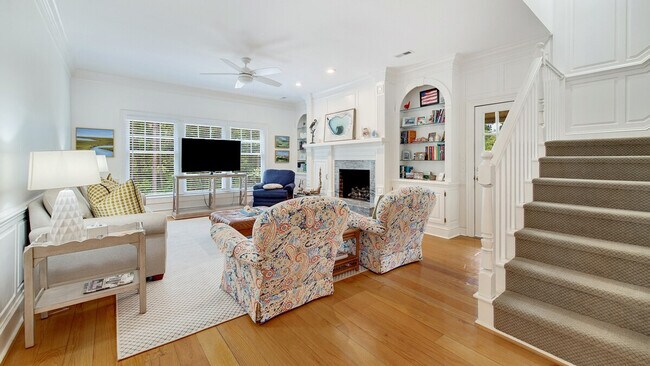 Foto del edificio - 546 Collins Meadow Dr