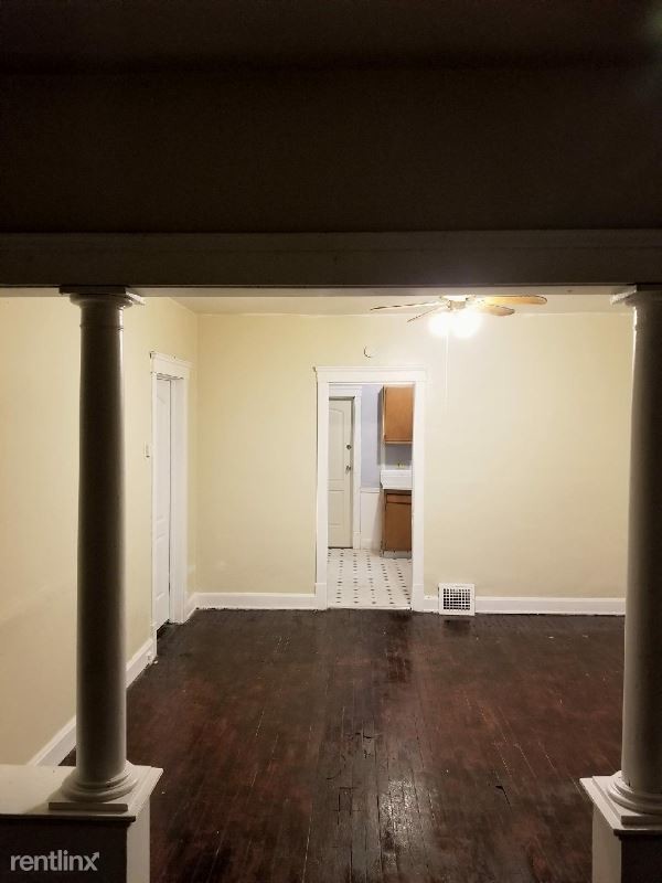 Building Photo - 3328 W 84th St