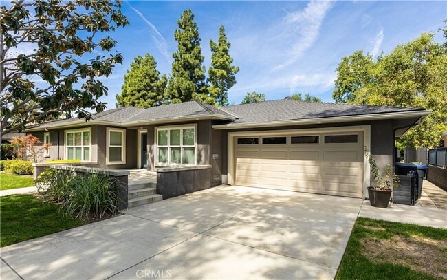 Photo - 933 W Riviera Dr House