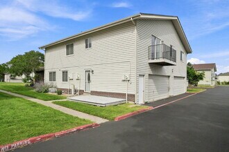 Building Photo - 3355 S Flower St
