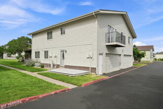 Building Photo - 3355 S Flower St