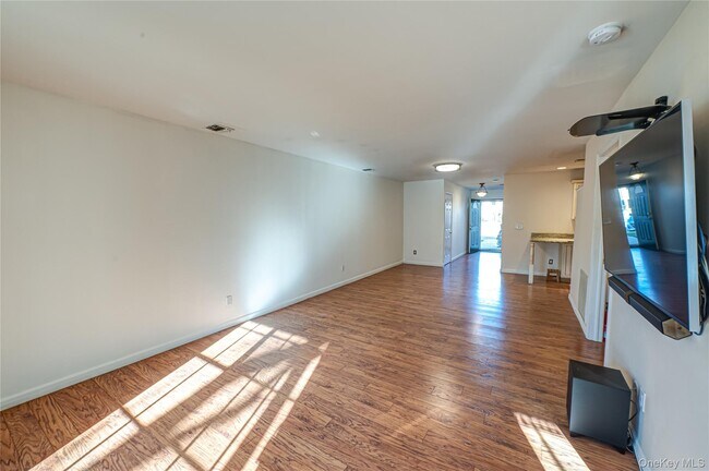 Building Photo - 1113 Savoy Dr