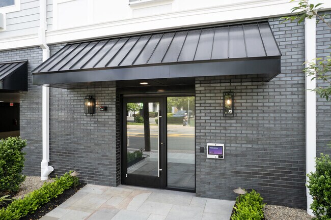 Entrada - North Washington Square @ Hickory: In-Unit...