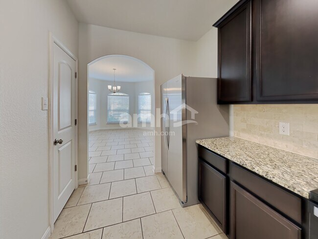 Building Photo - 7913 Oxbow Way