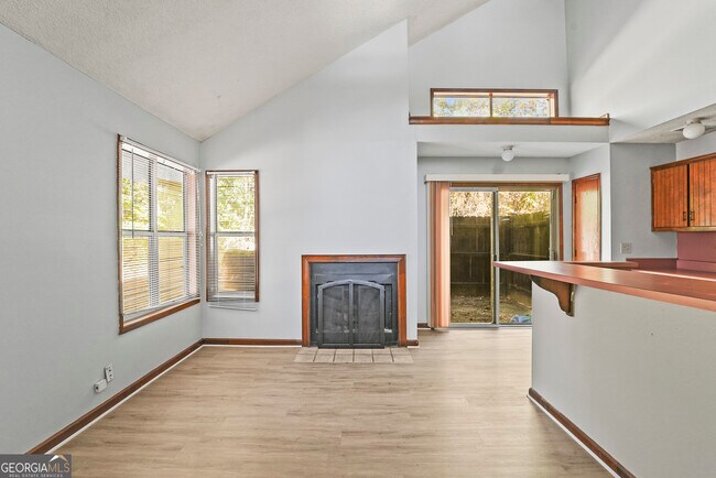 Foto del edificio - 8506 Pineland Dr