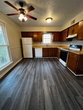 Building Photo - 5505 Baywood Dr