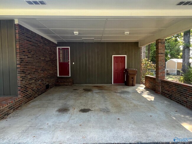Building Photo - 207 Montgomery Dr
