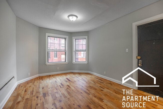 Building Photo - 4415 N Wolcott Ave