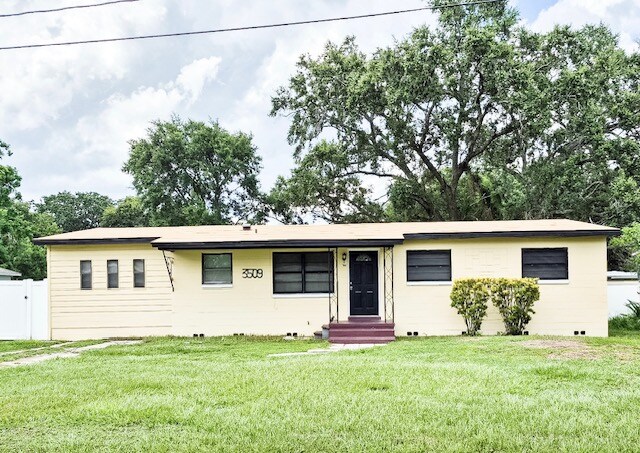 Foto principal - 3509 Arch St