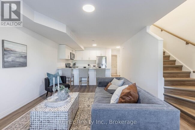 Building Photo - 35 Southworth St N