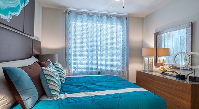 Building Photo - Suitable Studio W/ Great Amenities Included