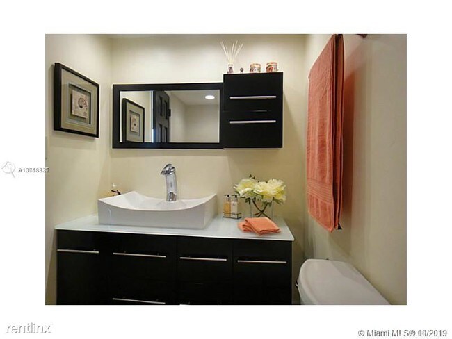 Foto del edificio - 2 br, 1.5 bath  - 899 West Ave