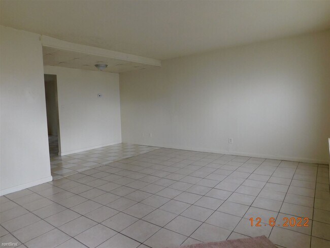 Foto del edificio - 3 br, 1.5 bath Townhome - 5403 Grand Lake ...