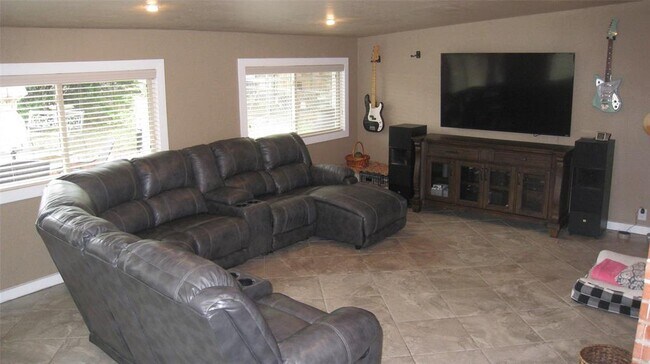 Foto del edificio - 2005 Redwood Pl