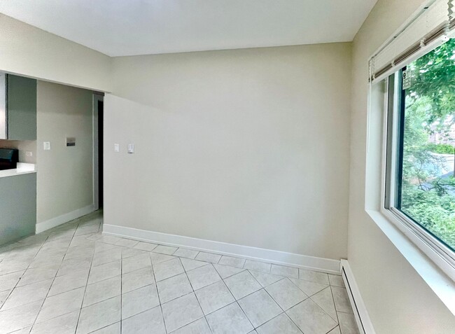 Foto del edificio - NEWLY Remodeled Forest Park 2 Bed / 1 Bath...