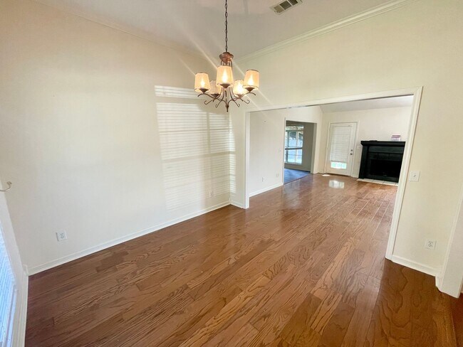 Building Photo - 311 Longleaf Dr