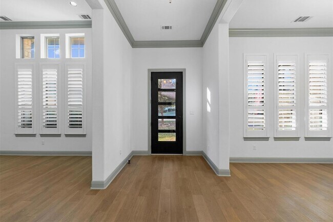 Building Photo - 16516 Leopold Trail