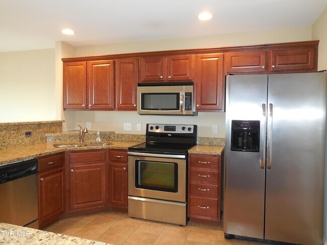 Foto del edificio - 341 Coldwater Dr