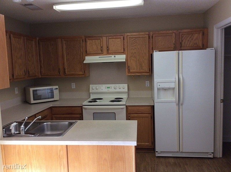 Building Photo - 6400 Pinnacle Valley Rd
