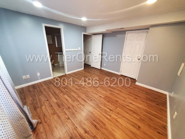 Building Photo - NO DEPOSIT option available for qualified ...