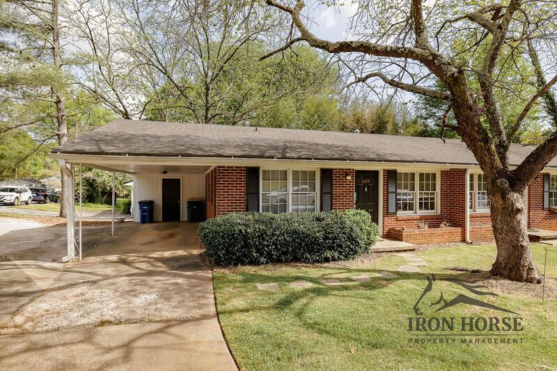 Photo - 2021 S Lumpkin Street