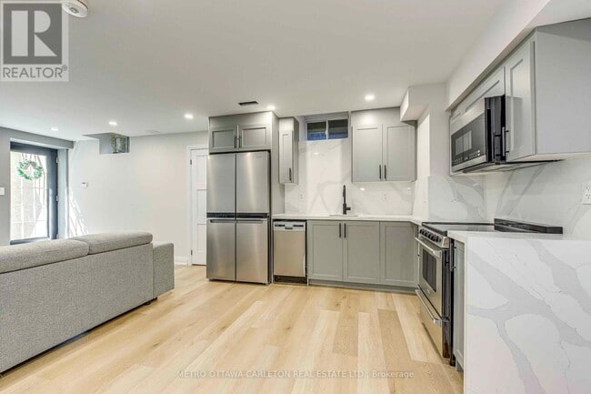 Building Photo - 13 Franmar Rd