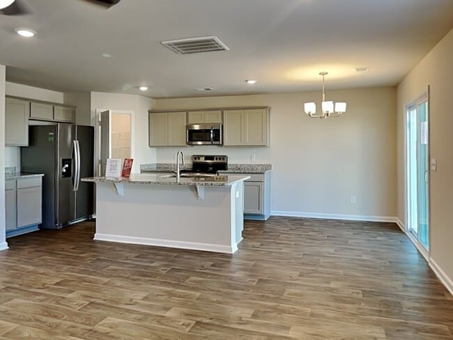 Building Photo - Spacious home with large backyard, Corner Lot!!