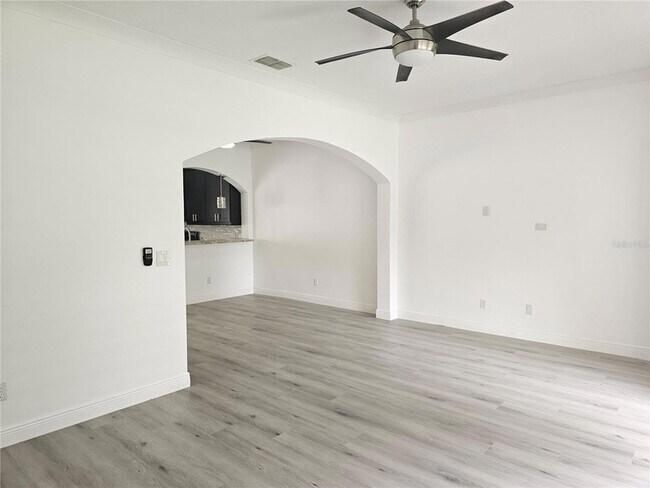 Foto del edificio - 9153 Oak Fern Dr