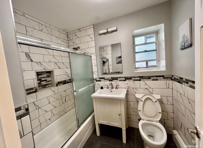 Foto del edificio - 23-32-32 31st Rd