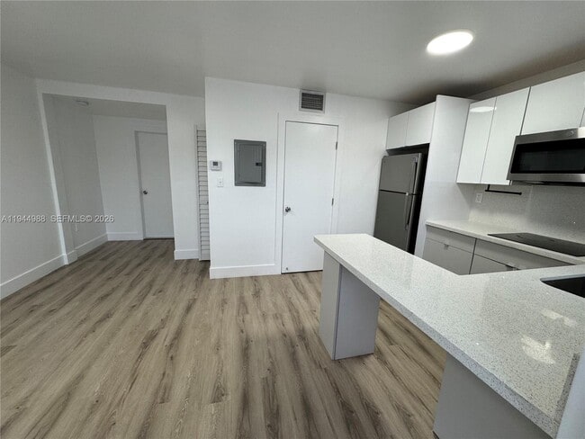 Building Photo - 1971 NW 2nd Ct