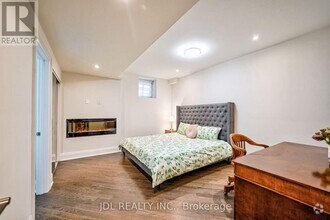 Building Photo - 133 Hillsview Dr