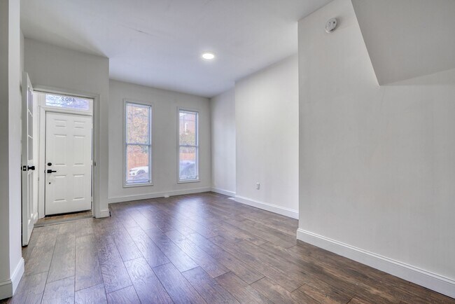 Foto del edificio - 4809 Pennington Ave, Baltimore, MD 21226