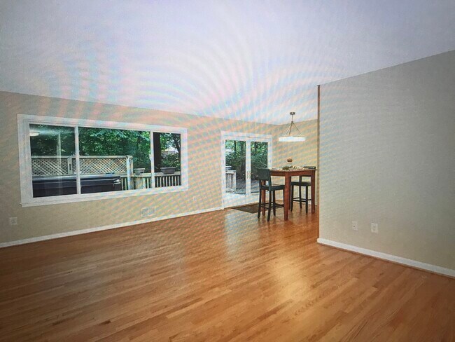 Foto del edificio - 7624 Dew Wood Dr