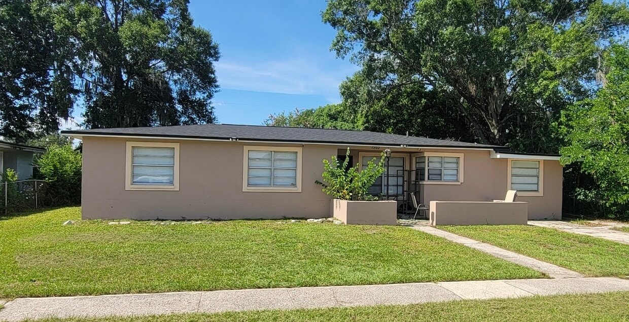 FRONT HOUSE - 7302 Ivory Way (Orlando, FL)