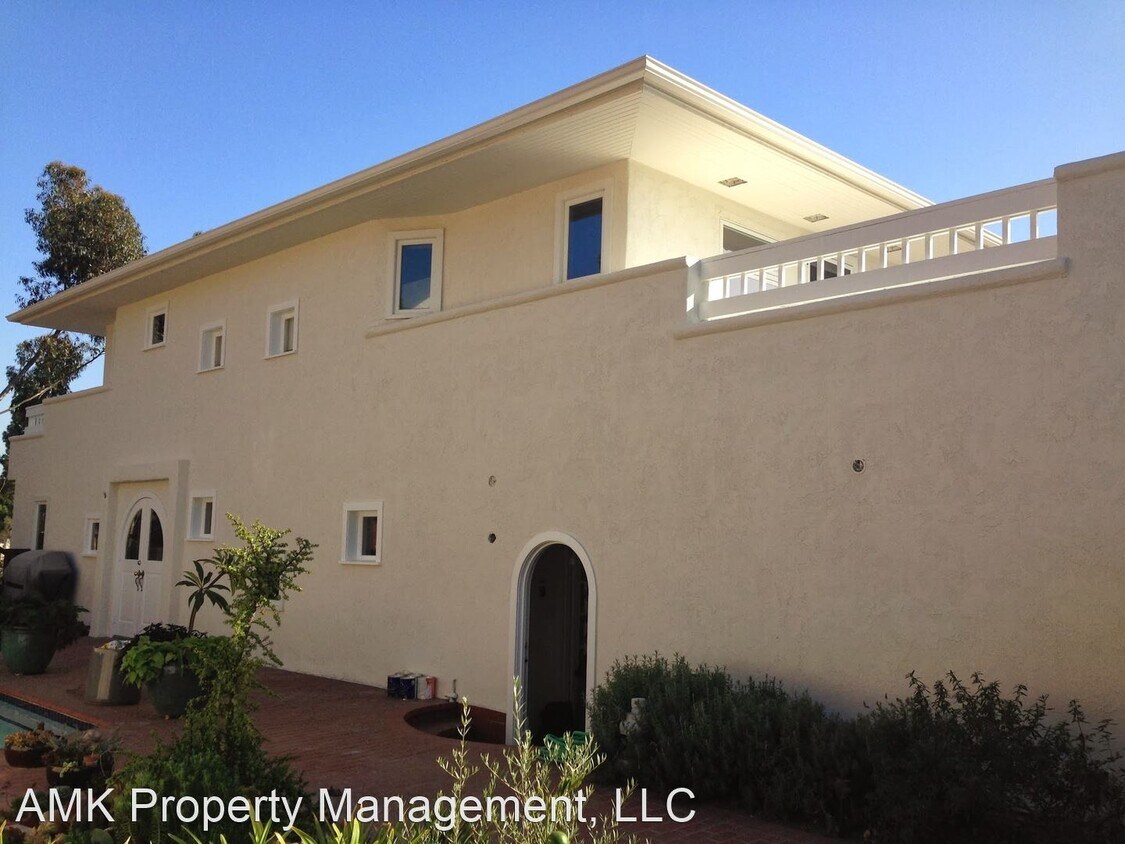 Foto principal - 3 br, 3 bath House - 4525 Rhode Island Street