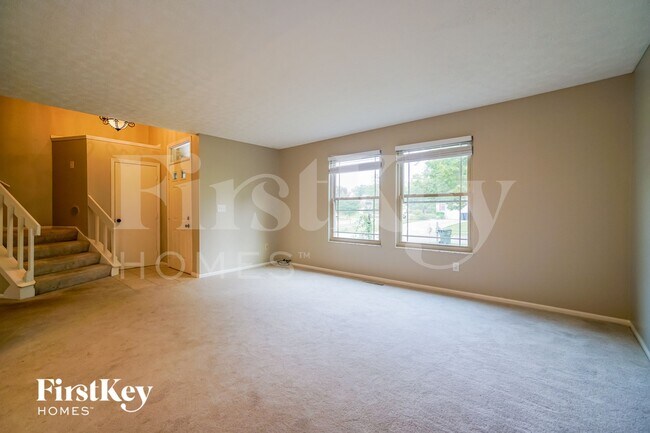 Foto del edificio - 5586 Edie Dr