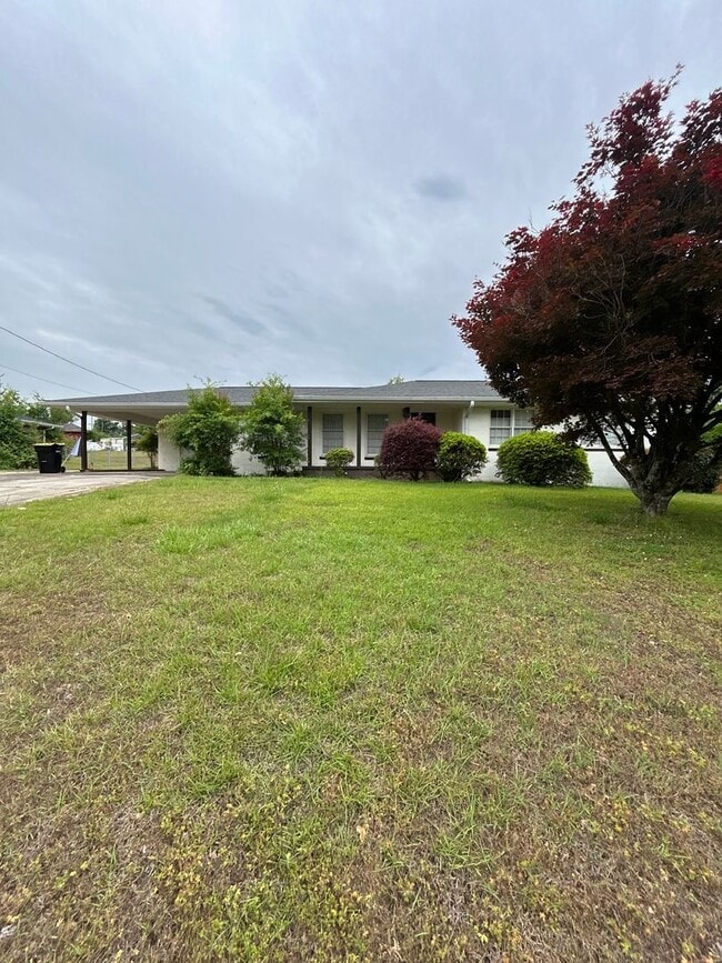 Building Photo - 6 Georgian Dr