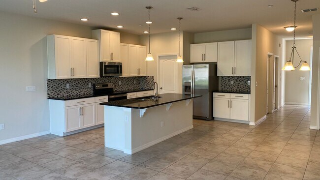 Building Photo - 3BR/2.5BA Town Home in Winter Park!